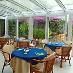Yacht Club 3*