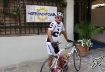 Yacht Club Hotel 3*
