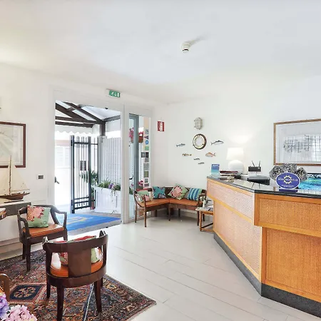 Yacht Club מרצ'יאנה מרינה