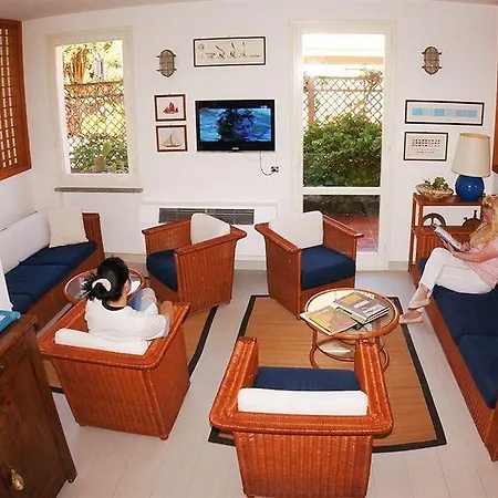 Yacht Club 3*